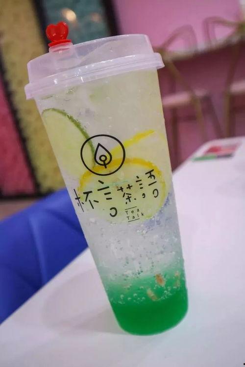 薄荷苏打水,薄荷苏打水的独特魅力与饮用体验